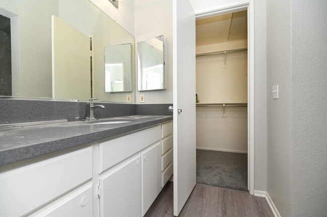 Building Photo - 146 Gallery Wy