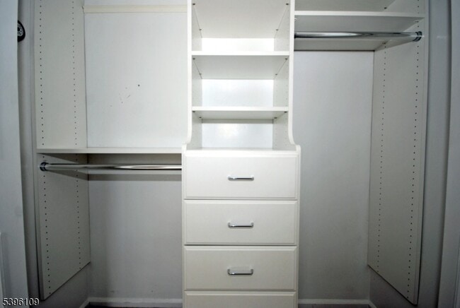 Building Photo - 374 Burdock Ct