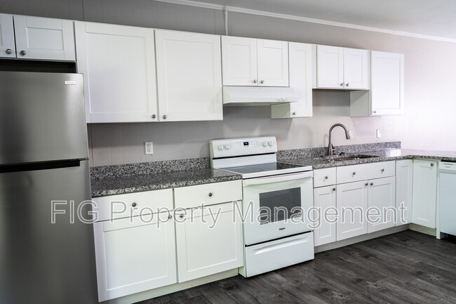 Building Photo - 109 Louella Dr