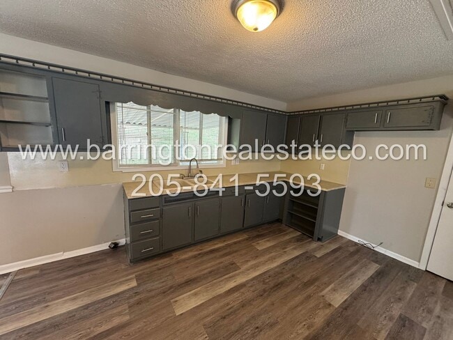 Building Photo - 1608 4th Pl NW