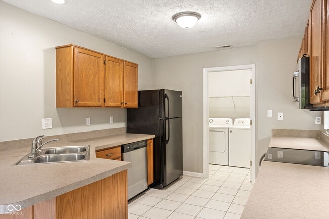 Building Photo - 9989 Worthington Blvd