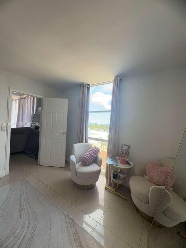 Building Photo - 13499 Biscayne Blvd