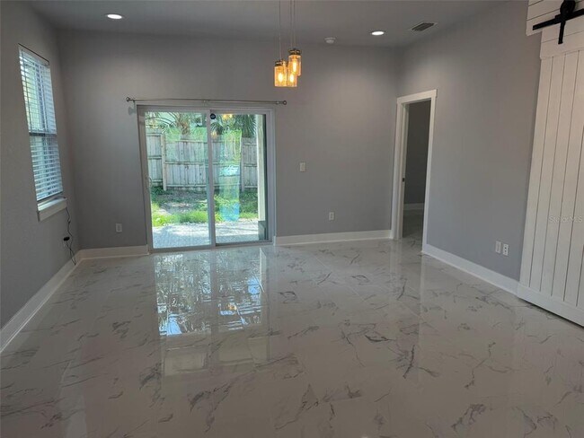 Building Photo - 1821 E Eskimo Ave