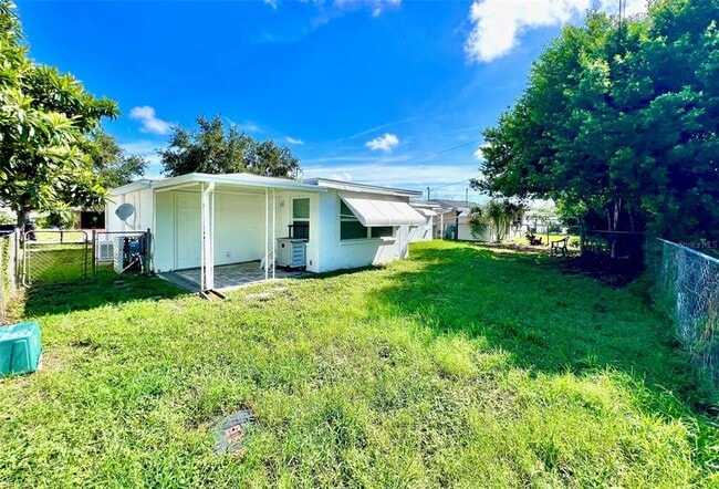 Building Photo - 4640 Taray Ln