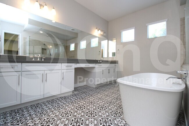 Building Photo - 10635 E Tumbleweed Ave