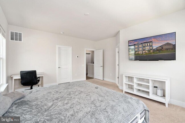 Building Photo - 1747 Riverbluff Ave