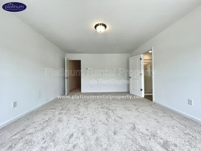 Building Photo - 5770 Thornton Dr