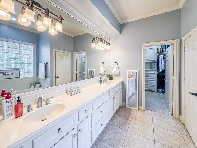 Building Photo - 38 E Thymewood Pl