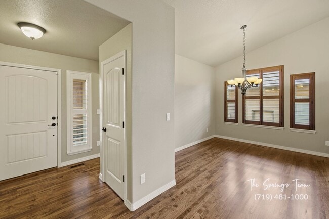 Building Photo - BEAUTIFUL 4BD + BONUS ROOM/3BA/3 CAR GARAG...