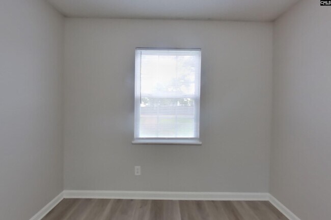 Building Photo - 131 Quiet Grove Dr