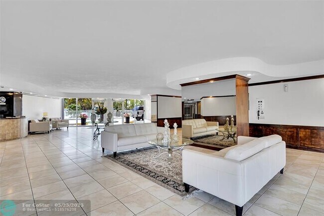 Building Photo - 2841 N Ocean Blvd