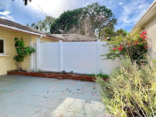 Building Photo - 109 E Channel Islands Blvd