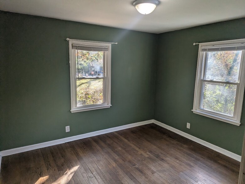 Building Photo - 4081 Clifton Ave