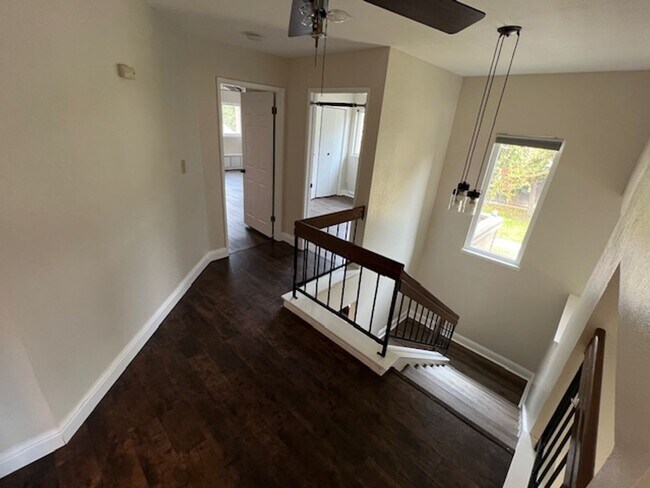 Building Photo - Condo