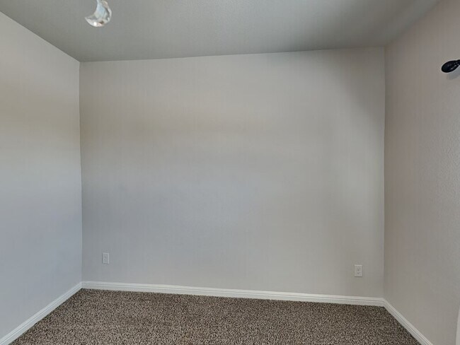 Building Photo - 116 Birch Frst Ln