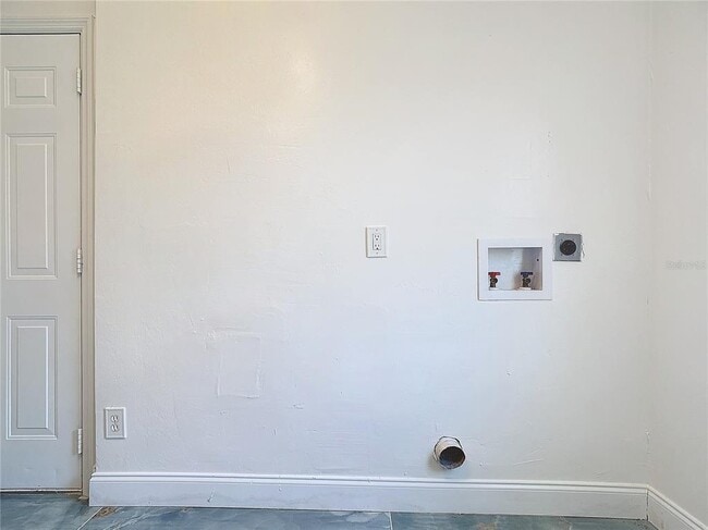Building Photo - 130 16th Ave NE