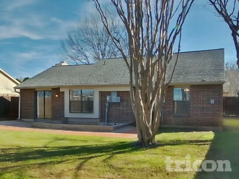 Building Photo - 3312 Woodlark Dr