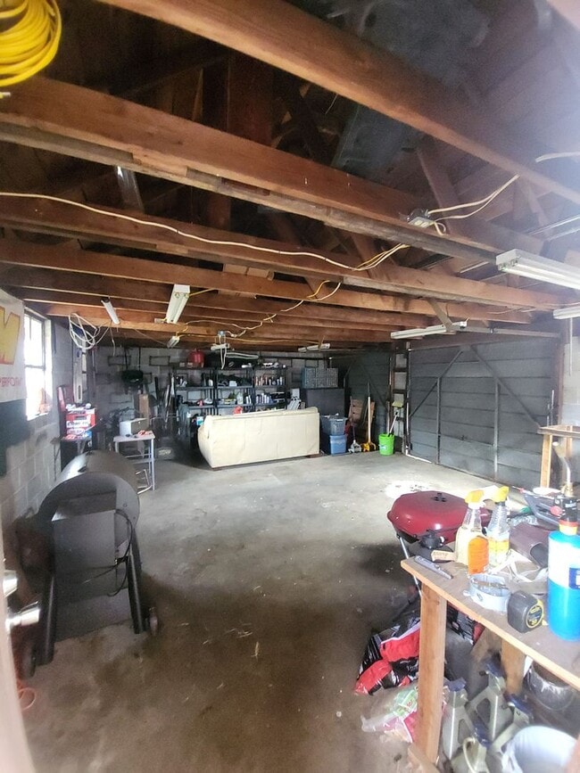 Building Photo - 2 Bedroom 1 Bath in Centralia