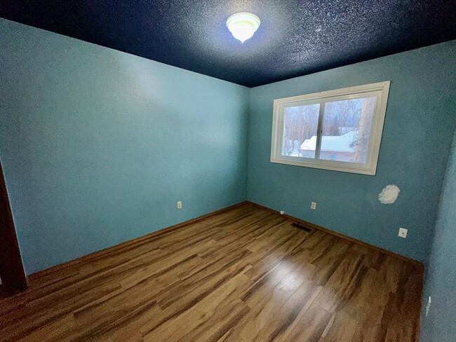 Building Photo - LIFE IS BETTER AT THE LAKE!