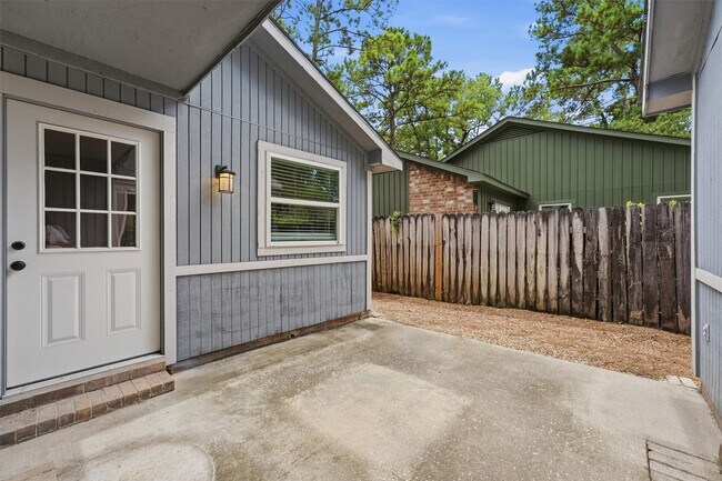 Building Photo - 71 S Woodstock Cir Dr