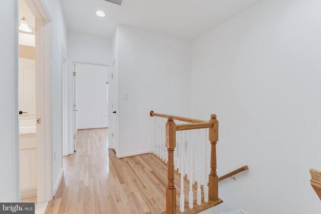 Building Photo - 4577 Derring Ln