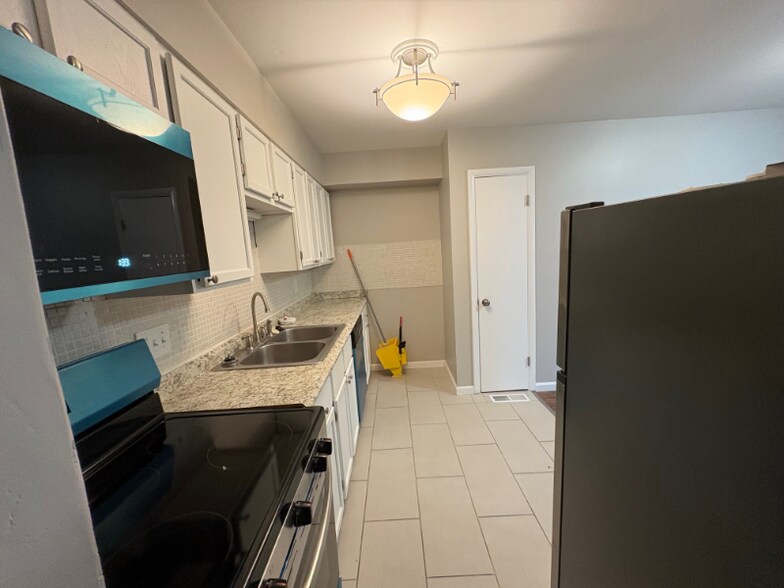 Building Photo - 10352 Forest Brook Ln