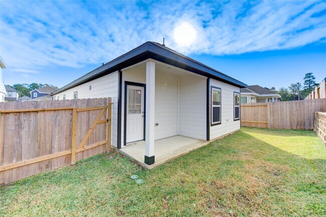 Building Photo - 13321 Burbot Dr