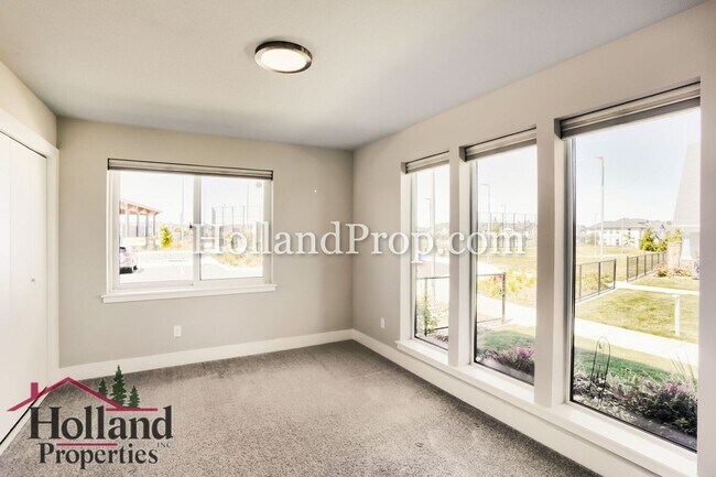 Building Photo - Spacious, Energy-Efficient Home in Reeds Crossing Near Parks & Trails