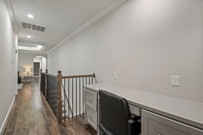 Building Photo - 6533 Castlebay Dr