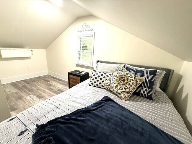 Building Photo - 3899 Spinnaker Way