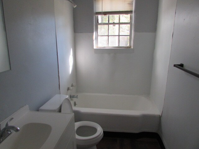 Building Photo - 7 Burgess Ct