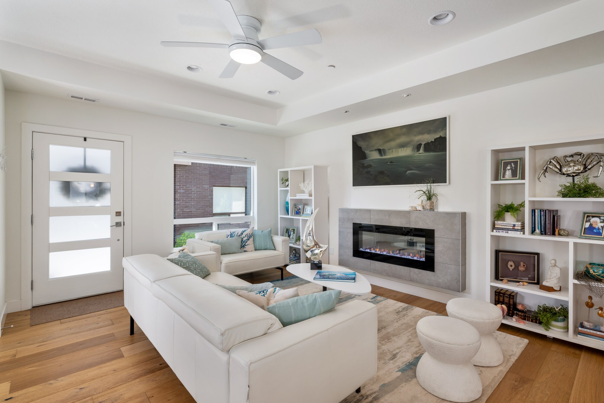Building Photo - 6988 S Brookhill Dr