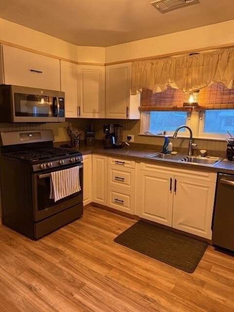 Building Photo - 808 Sunset Dr