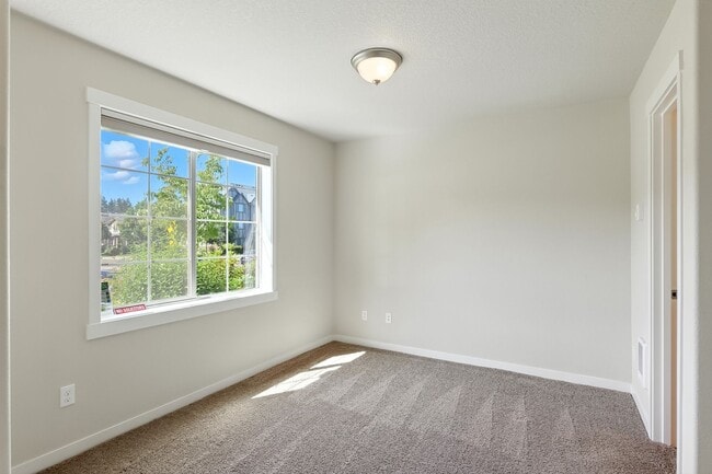 Building Photo - Beautiful 2-Bedroom, 2.5-Bath Townhome wit...