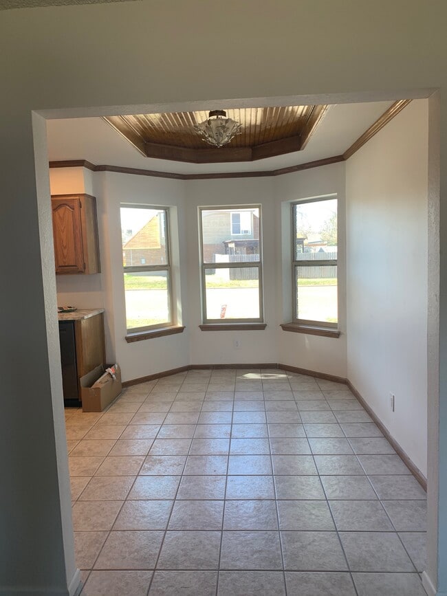 Building Photo - 7633 Thompson Pky