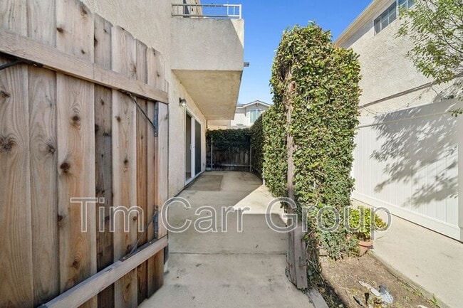 Building Photo - 221 Cabrillo St