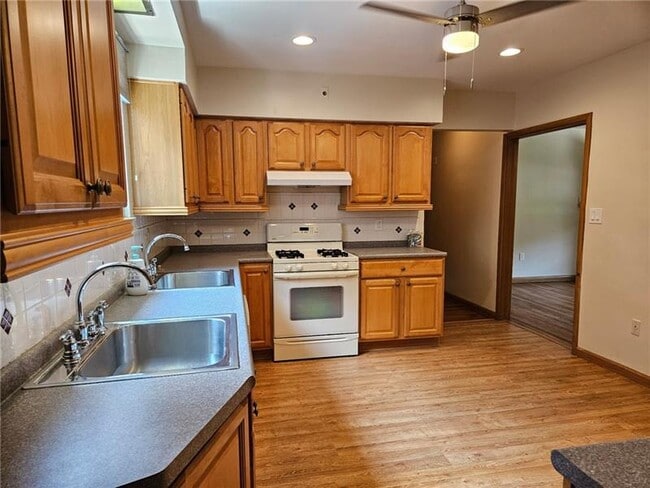 Building Photo - 6306 Burchfield Ave