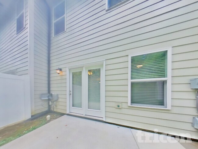 Building Photo - 121 Hickory Sta Ln