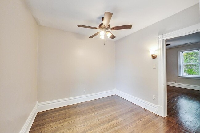 Building Photo - 180 Prairie Ave
