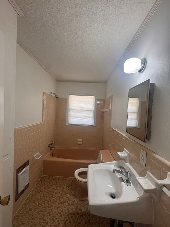Building Photo - Spacious Brick Ranch on 3 Private Acres in Commerce
