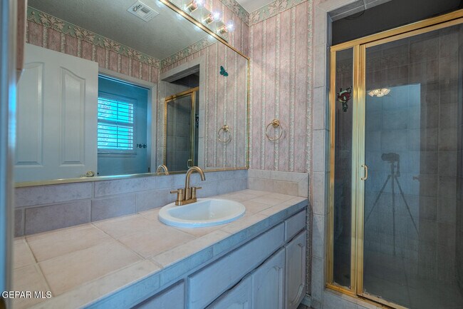 Building Photo - 2066 Paseo Del Prado Dr