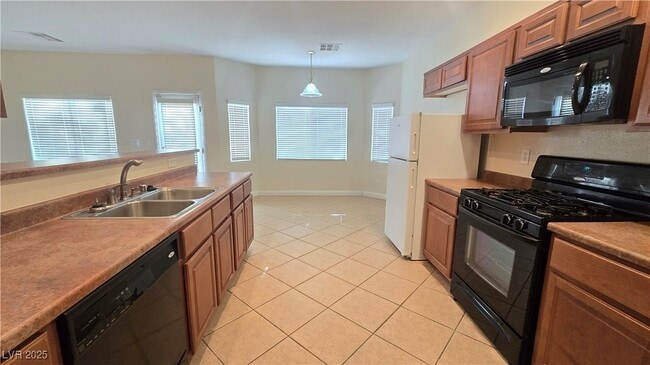 Building Photo - 9351 Pinewood Ridge St