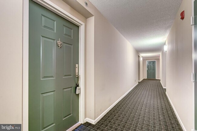 Building Photo - 1200 Braddock Pl