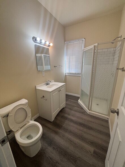 Building Photo - 2515 S Catalina St