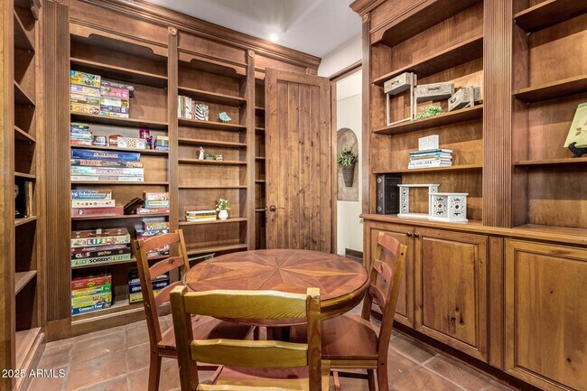 Building Photo - 1930 E Desert Willow Dr