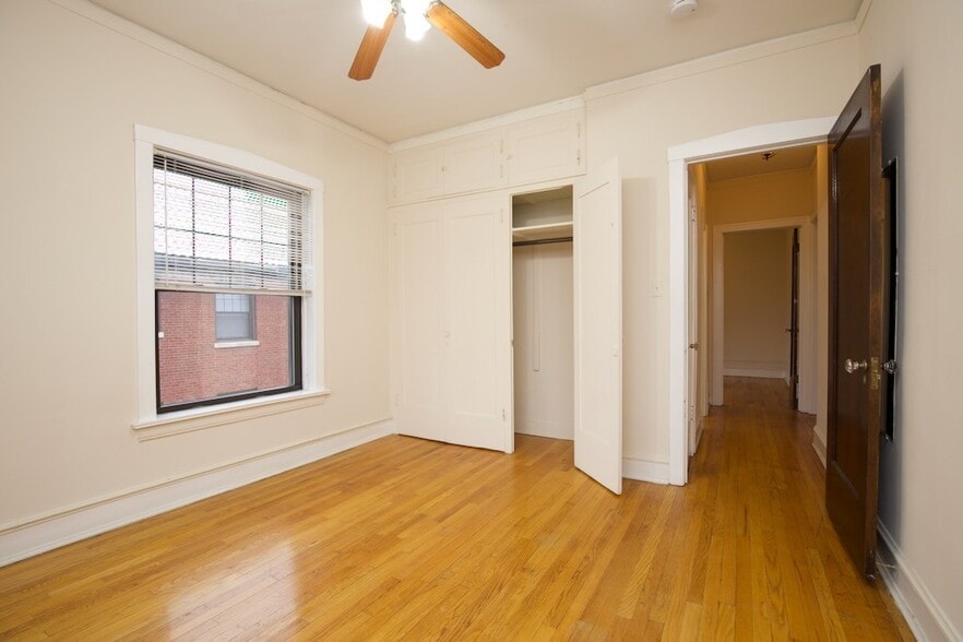 Building Photo - 1310 Oak Ave