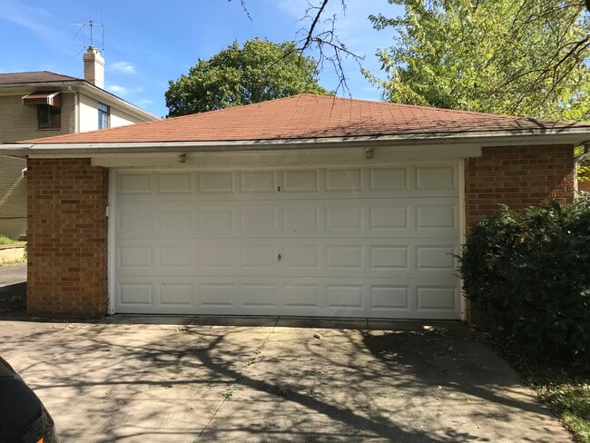 Garage - 1798 Tanglewood Dr