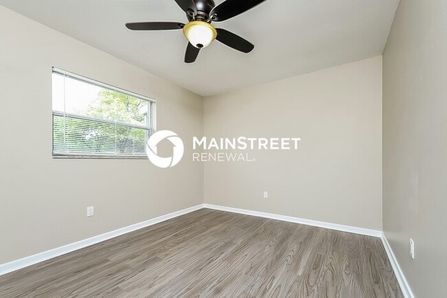 Building Photo - 4 Bedroom Pet-Friendly Home in Lakeland, FL with Main Street Renewal