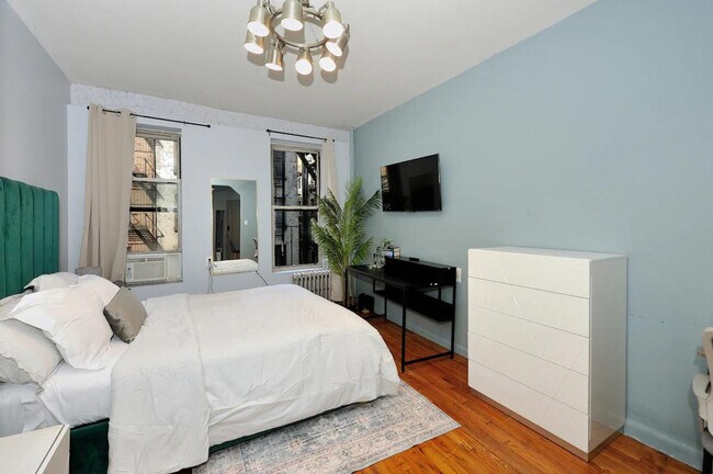 Building Photo - 173 E 91st St