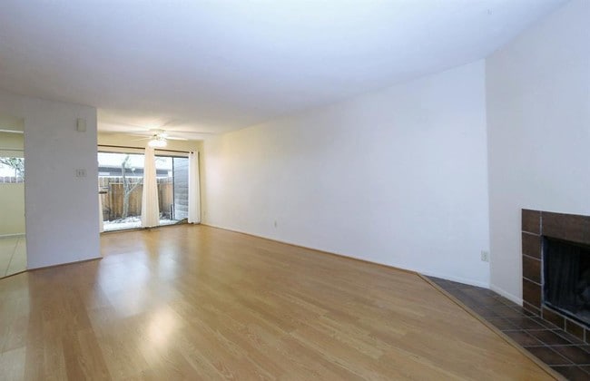 Building Photo - 2601 S Braeswood Blvd